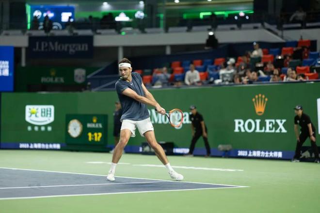 力突出的中 力突出的中