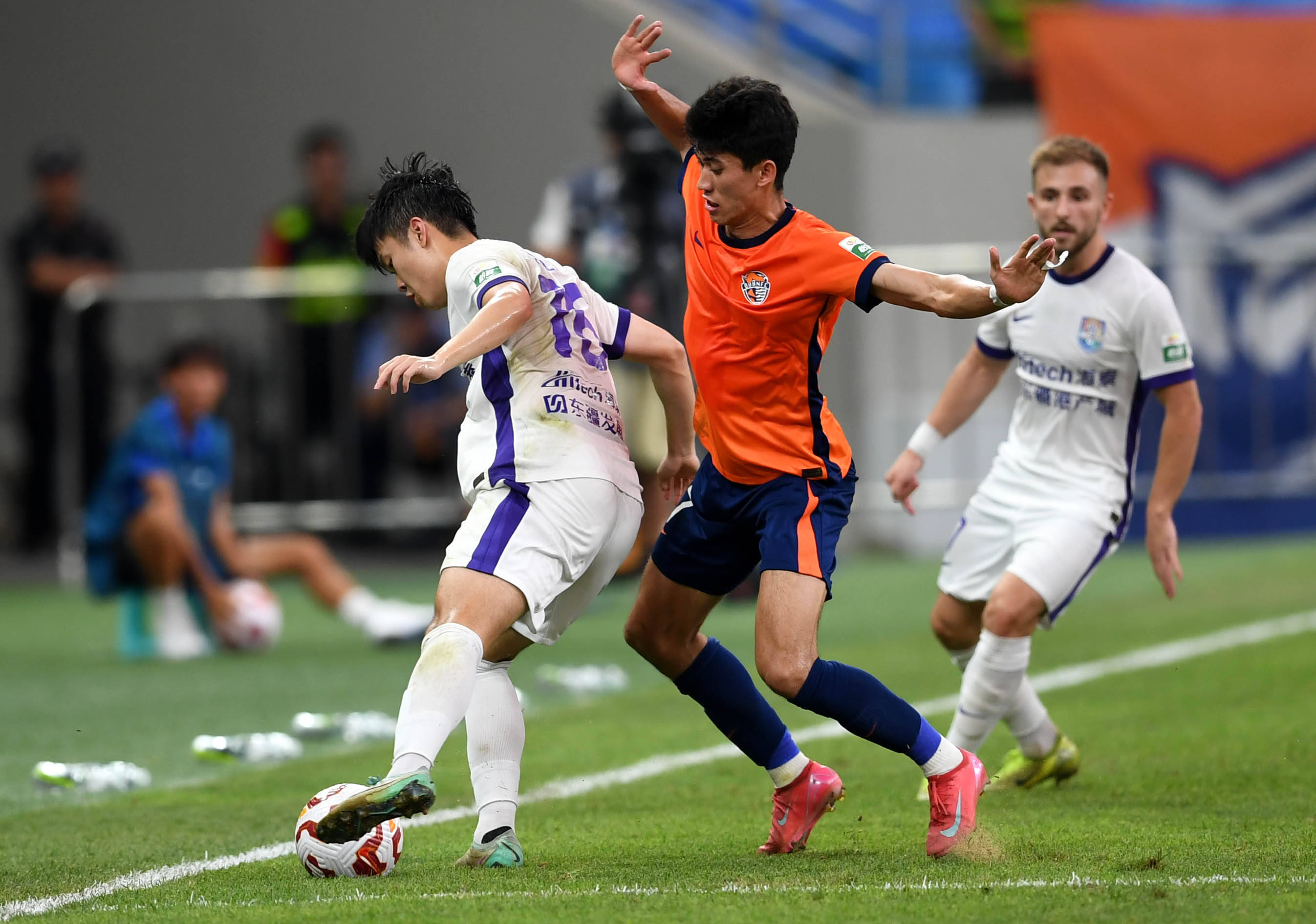 持贫困儿童 持贫困儿童