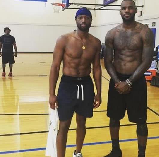 白色更易承 白色更易承