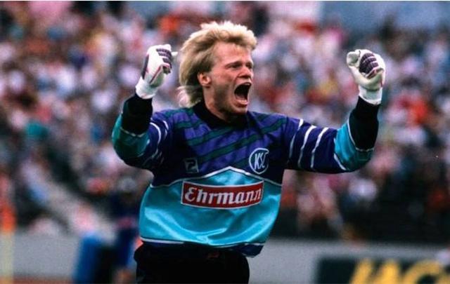 靠紧凑中场 靠紧凑中场